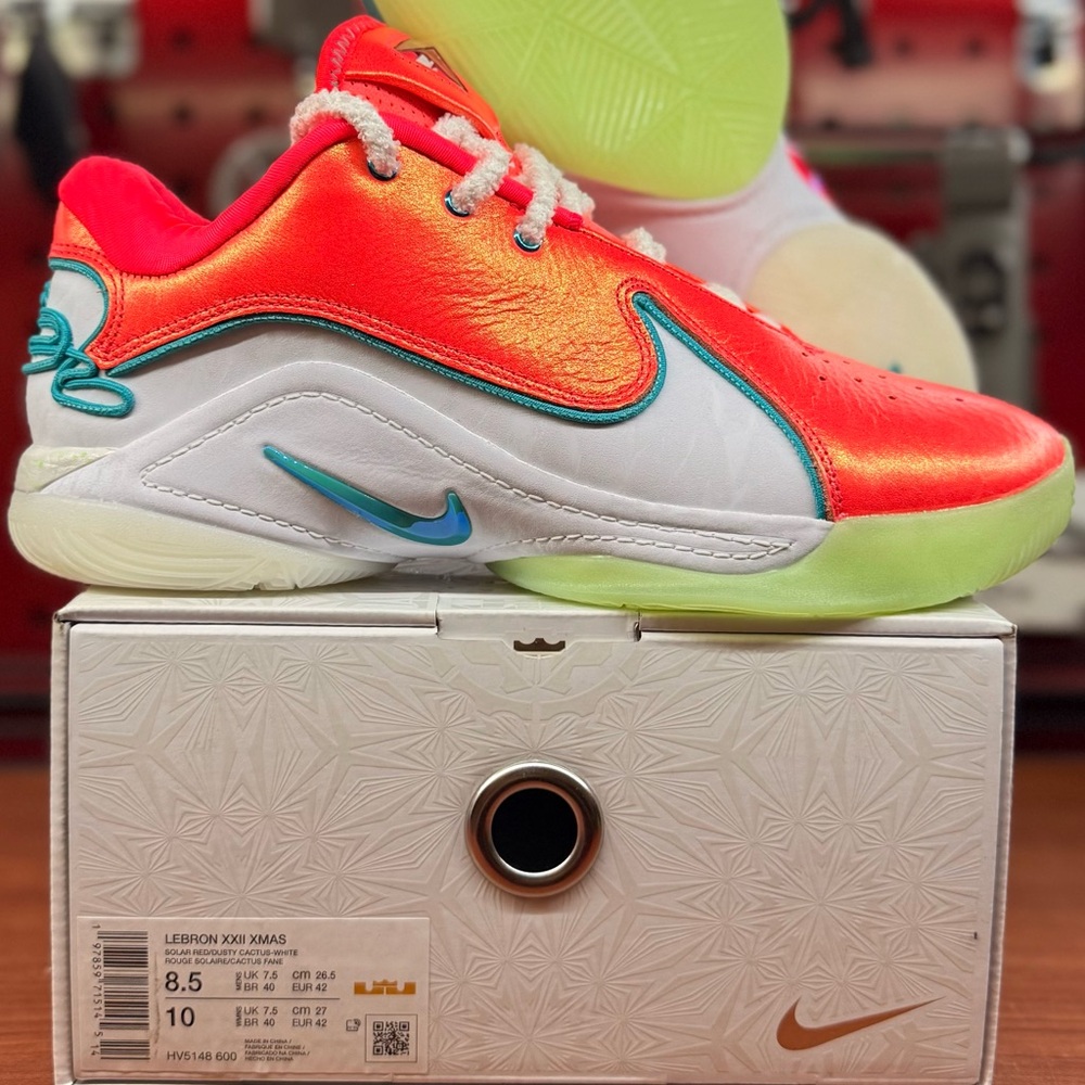 Nike Lebron 22 Christmas size 8.5